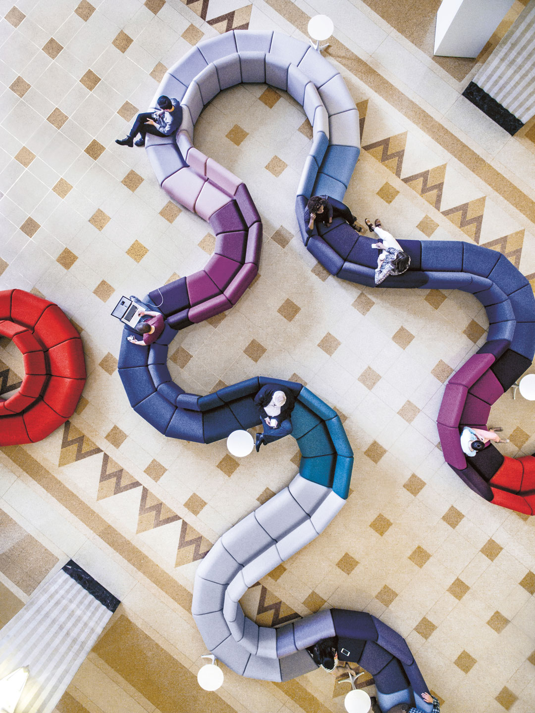 Living Office presentation at Herman Miller Showroom, Chicago, during NeoCon trade fair, 2015. All images from Herman Miller: A Way of Living, courtesy and copyright © Herman Miller Archives.