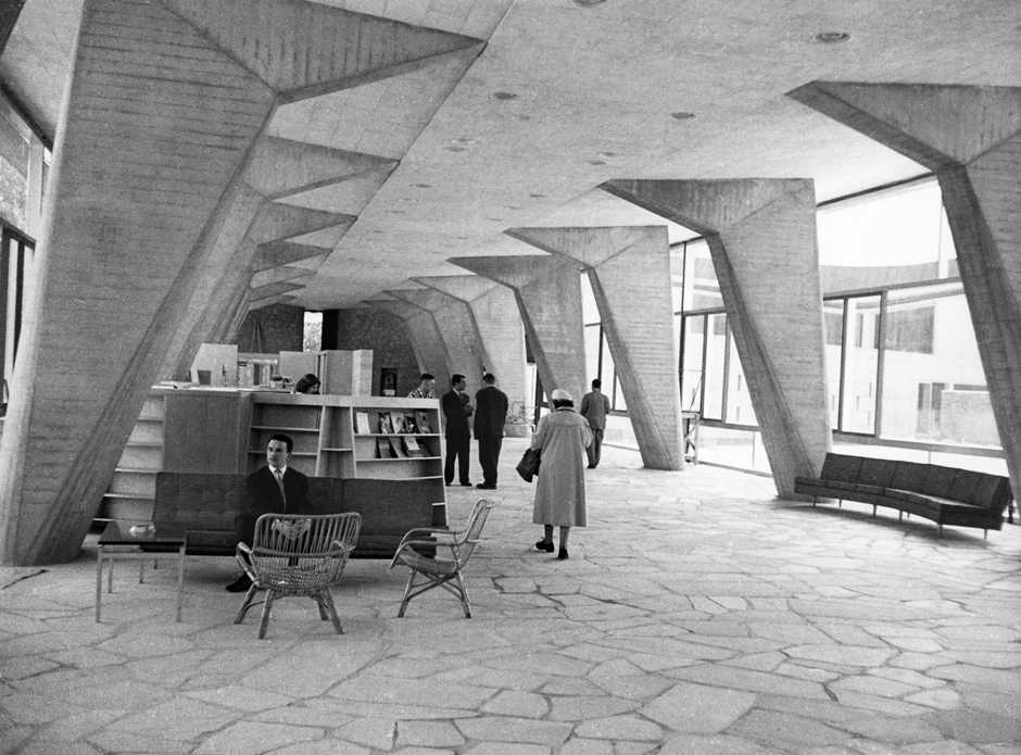 Marcel Breuer's UNESCO Headquarters, Paris, France, 1952–8; lobby and promenade of Secretariat. Picture credit: Fonds Zehrfuss. Académie d’architecture / Cité de l’architecture et du patrimoine/Archives d’architecture du XXe