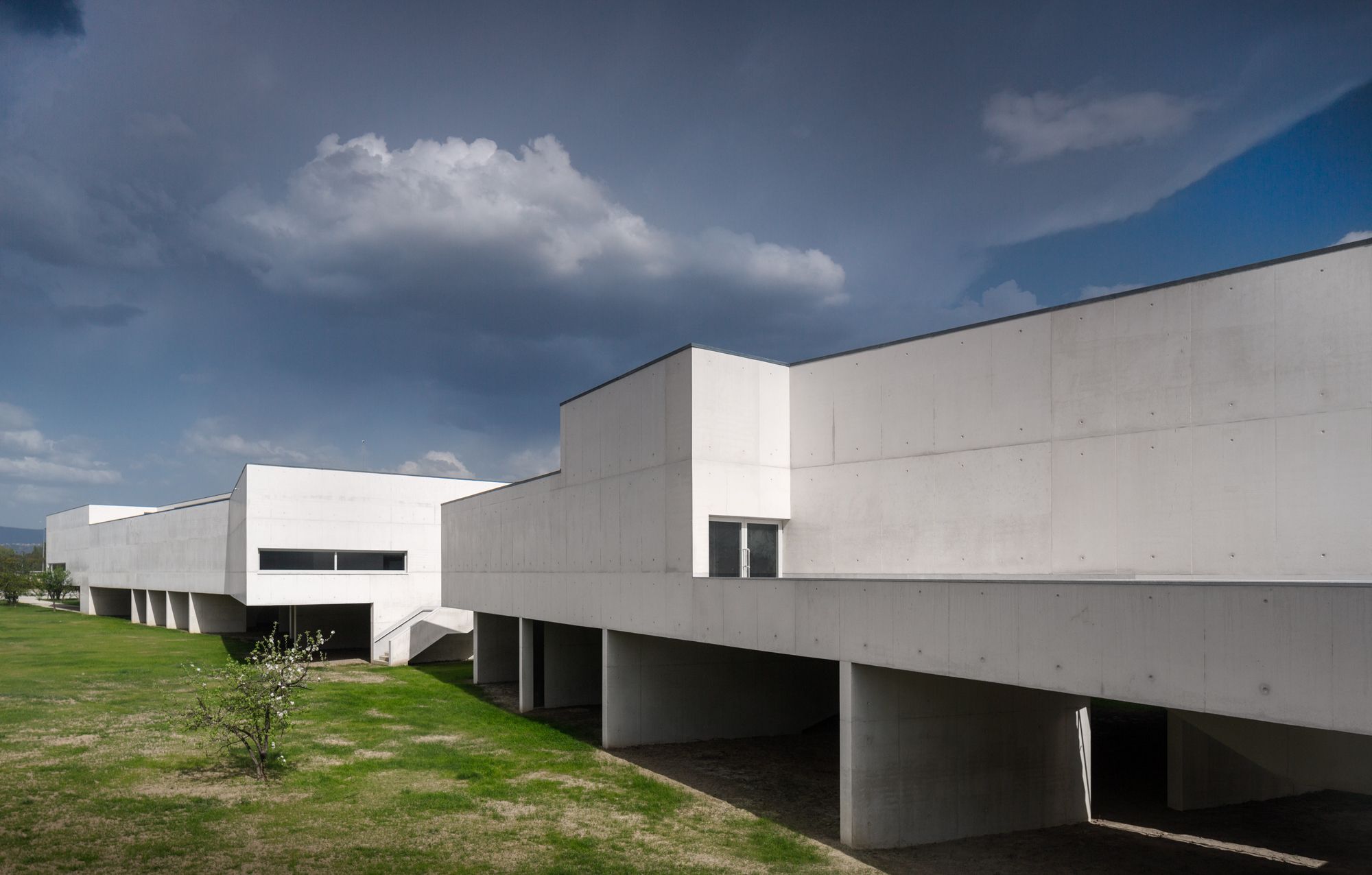 MACNA - Nadir Afonso Contemporary Art Museum, Chaves - Álvaro Siza