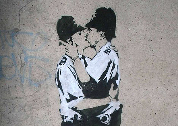 Kissing Coppers, Brighton, by Banksy