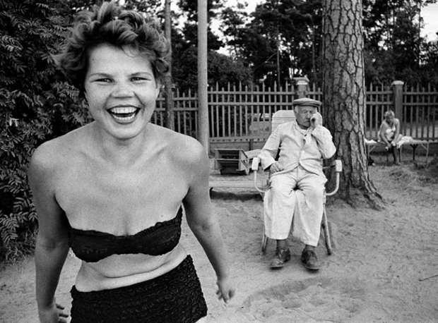 Bikini, Moscow (1959) by William Klein