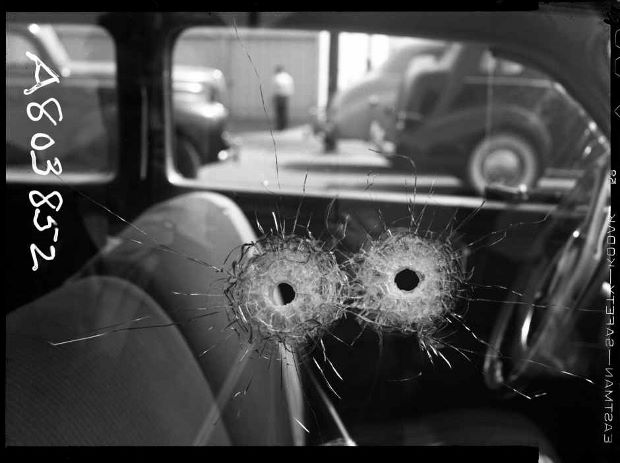 Detail of two bullet holes in car window, 1942 ©LAPD /Image courtesy of fototeka