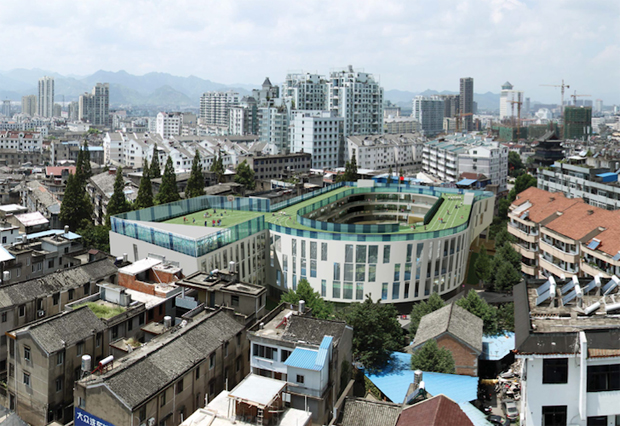 Rooftop running track for Chinese primary school