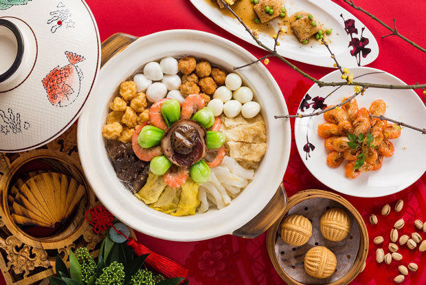 Braised bamboo shoots, mushroom, oyster, fish balls and meat dumplings