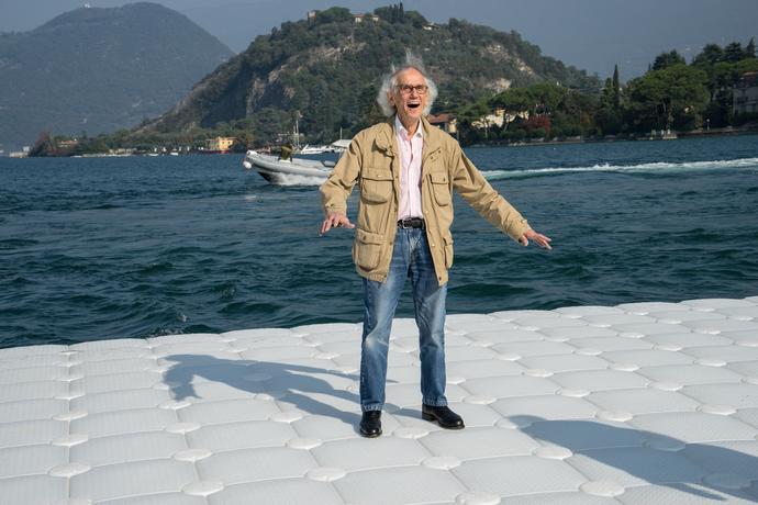 During the life-size test at Montecolino, Christo is obviously delighted as the piers undulate with the movement of the waves, Lake Iseo, October 2015 Photo: Wolfgang Volz  Photo: Wolfgang Volz 