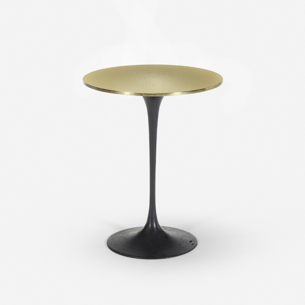 Eero Saarinen's Tulip table. Image courtesy of Wright