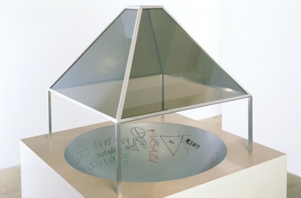 Skateboard pavilion (1989) by Dan Graham