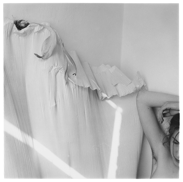 Francesca Woodman Untitled, New York, 1979-1980. Courtesy George and Betty woodman, and Victoria Miro, London © The Estate of Francesca Woodman