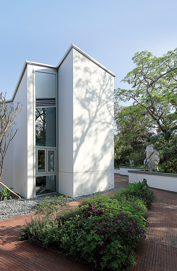 The gardens at Maggie's Cancer Care Centre, Hong Kong, designed by Lily Jencks. As featured in The Gardener's Garden