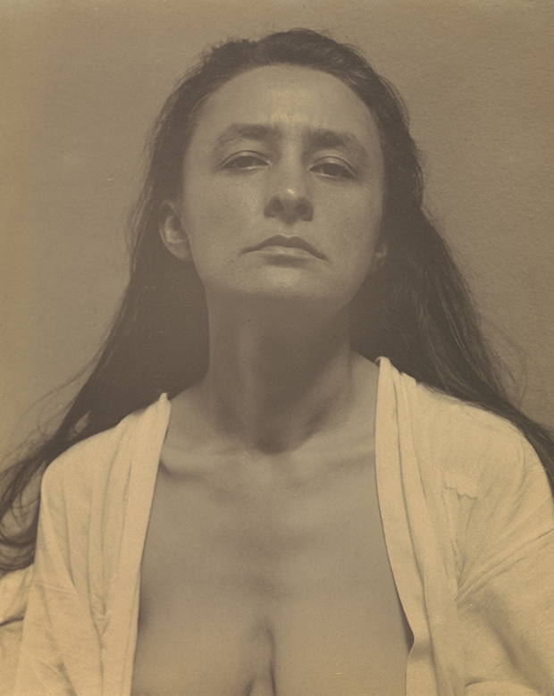 Georgia O’Keeffe 1918 by Alfred Stieglitz. Photograph, palladium print on paper243 x 192 mm The J. Paul Getty Museum, Los Angeles ©The J. Paul Getty Trust