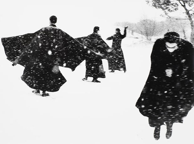There Are No Hands To Caress - Mario Giacomelli