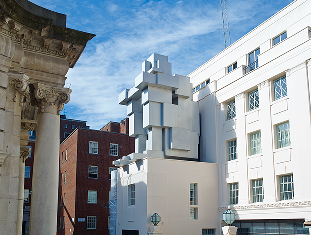 Antony Gormley, ROOM, 2014. Stainless steel 316 8 mm thick with original mill scale finish; dark fumed oak 10.6 m x 6.5 m x 7.9 m. Permanent installation, Beaumont Hotel, London Photograph by Stephen White, London © the artist
