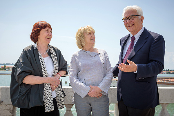 Shelly McNamara, Yvonne Farrell and the Venice Biennale's Paolo Baratta. Photograph by Andrea Avezzu, courtesy of the Venice Biennale