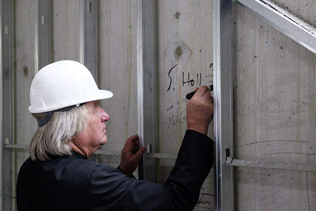 Steven Holl at the topping out ceremony for Hunters Point Community Library, Long Island City