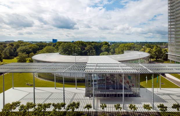 Retail-food roundup: Louis Vuitton opens 14,000-square-foot store