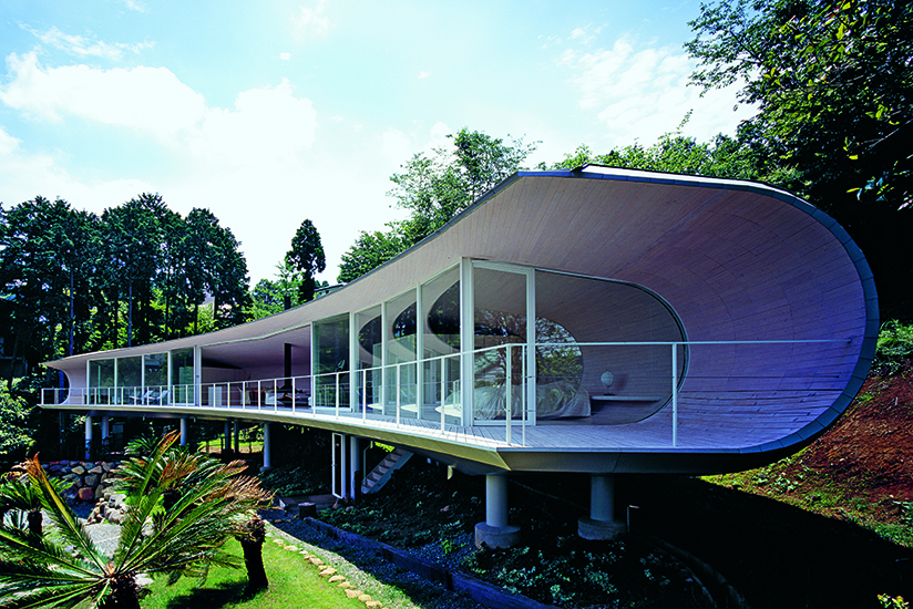 Crescent House, Shigeru Ban, 2008, Takata, Shizuoka Prefecture. From Jutaku