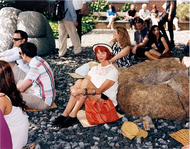 Tina Barney's photograph from The Noguchi Museum A Portrait