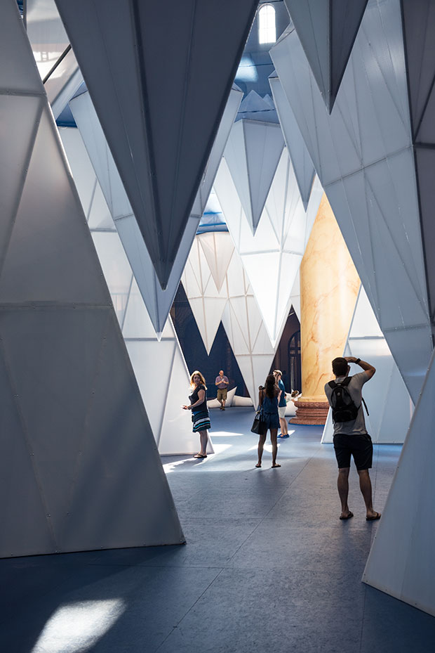 ICEBERGS by James Corner Field Operations. Photography by Timothy Schenck. Image courtesy of the National Building Museum.