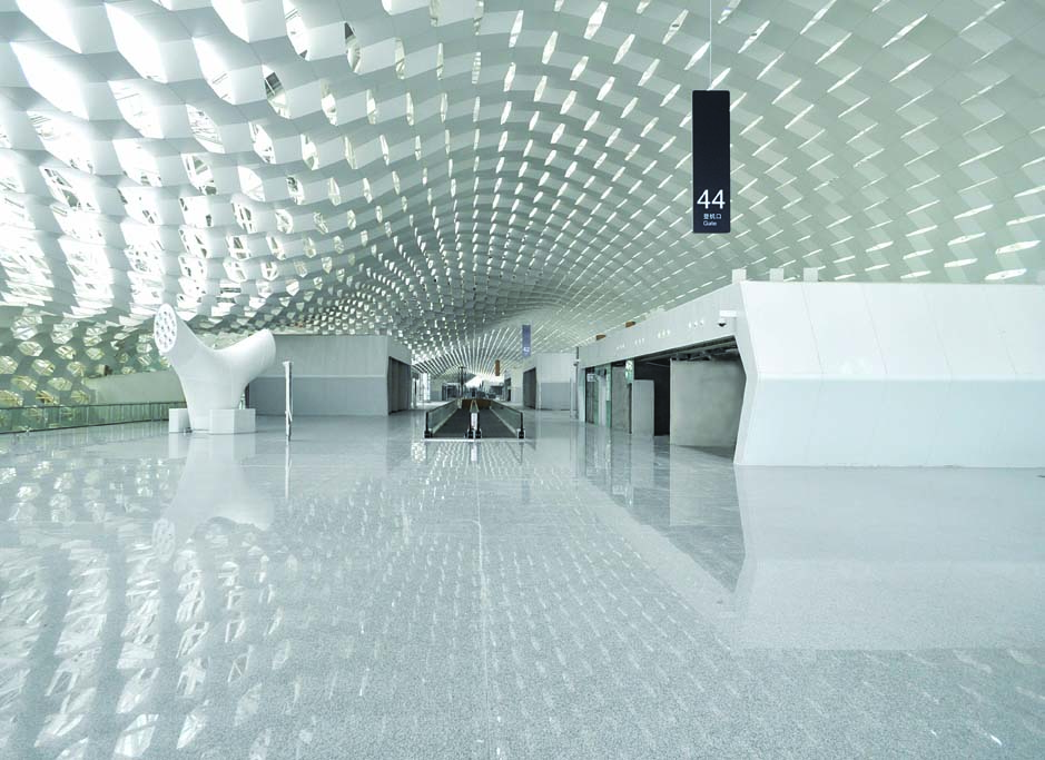 Shenzhen Bao'an Airport's new Terminal 3 by Studio Fuksas