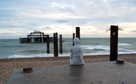 Isaac Cordal, Concrete Eclipses, Brighton