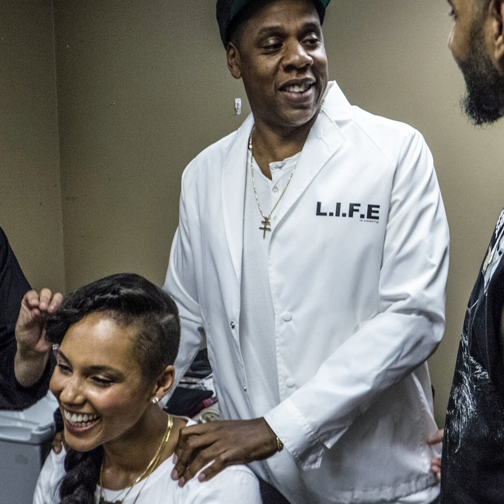 Jay-Z gifts fan champagne at Toronto Beyoncé concert