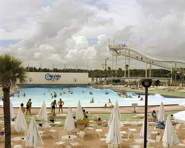 Wet 'n' Wild Aquatic Theme Park, Orlando, Florida, September 1980 © Joel Sternfeld.   Image courtesy of Luhring Augustine and Beetles + Huxley.  This image forms part of Joel Sternfeld Colour Photographs: 1977 - 1988