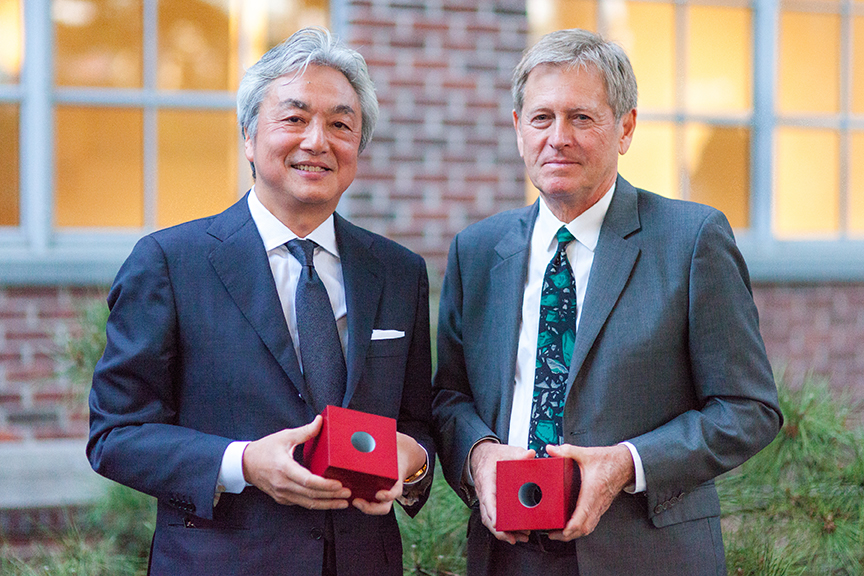 John Pawson (right) and fellow 2017 Noguchi Award winner Hiroshi Senju. Photo by Benjamin Lozovsky/BFA.com
