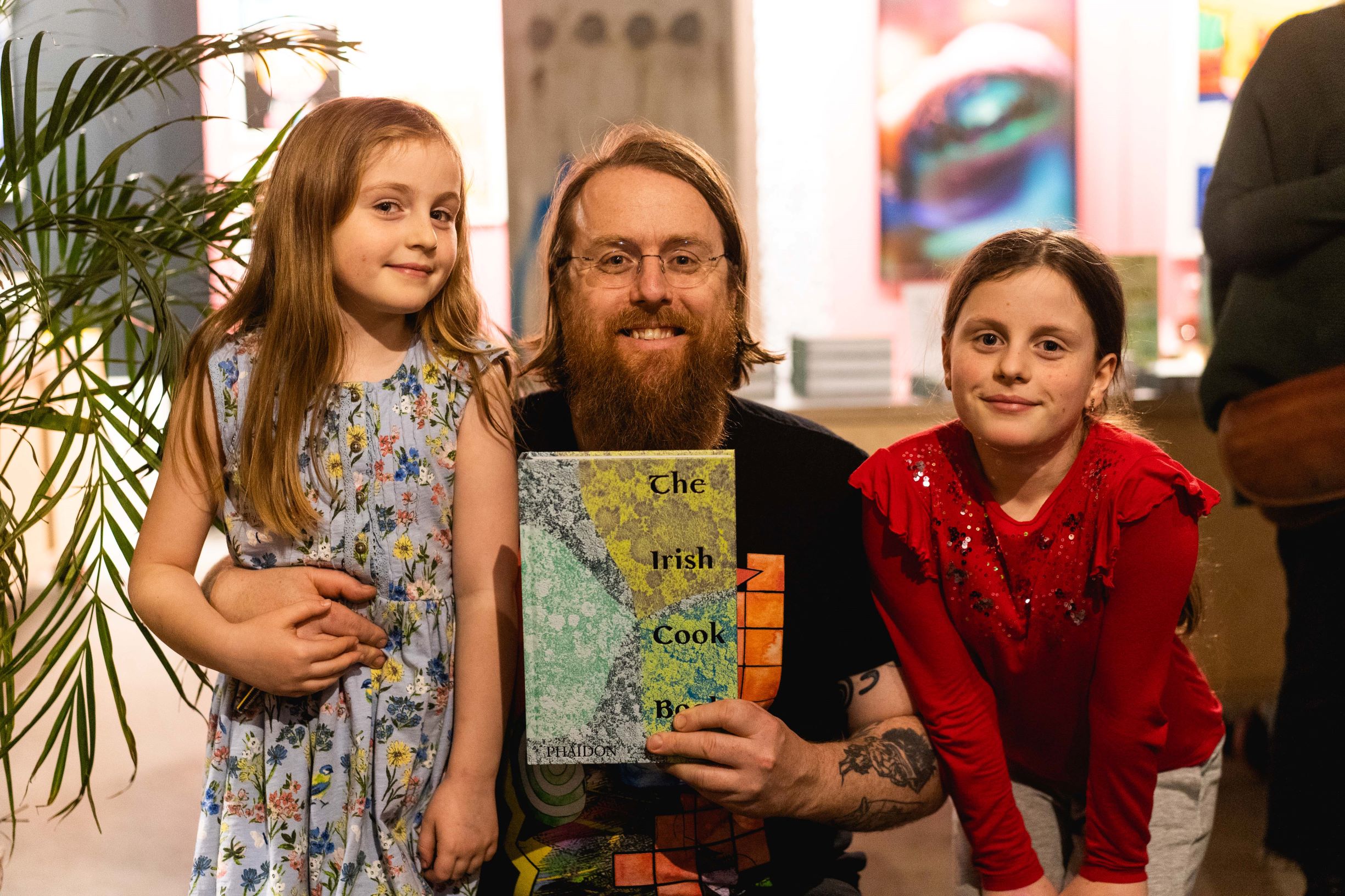 Jp McMahon with his daughters Heather and Martha in Dublin last night