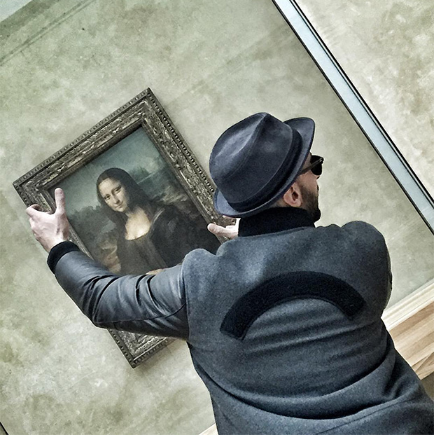 Stop thief! JR inside the Louvre, 2015. Image courtesy of the artist's Instagram