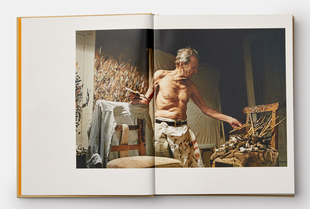 Lucian Freud in the studio