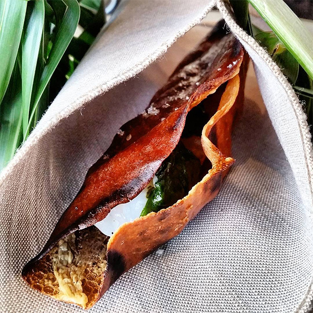 Milk dumping marron crayfish and magpie goose taco. Image courtesy of yu4na's Instagram.