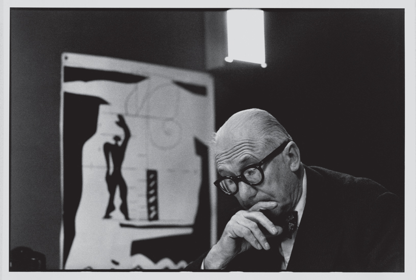 Le Corbusier in his studio (1960) Paris - René Burri