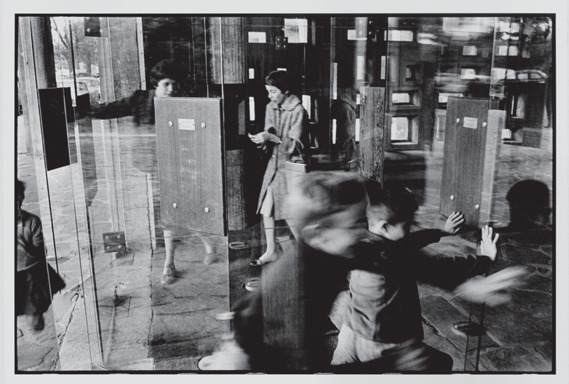 René Burri, Entrance of the Unité d'Habitation (1959) Marseille