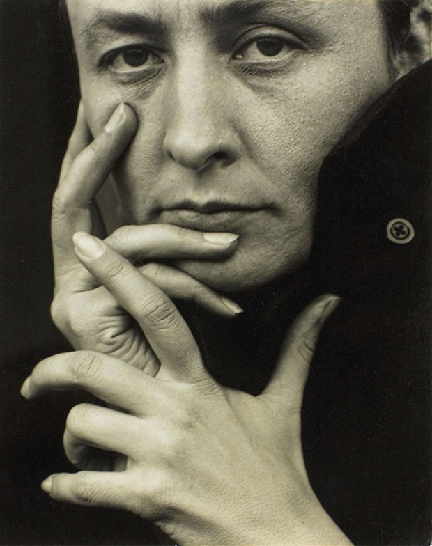 Georgia O'Keeffe, Hands - Alfred Stieglitz
