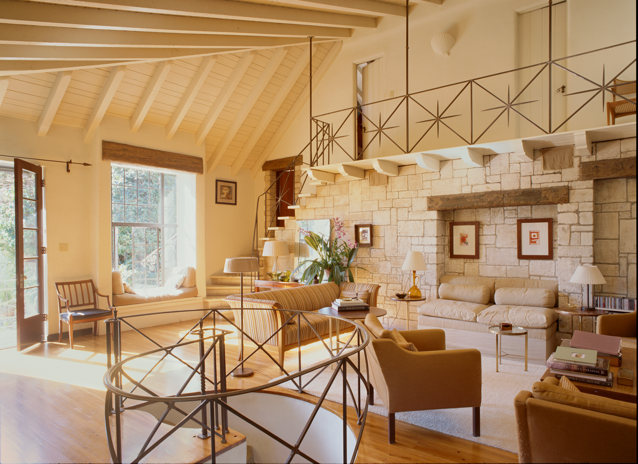 Paul Fortune's living room, Laurel Canyon - photo courtesy Tim Street-Porter (timstreetporter.com)