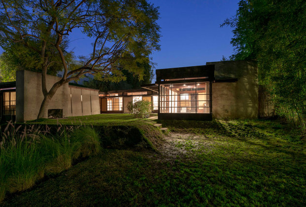 The Schindler House, Los Angeles. Photograph by Joshua White. Image courtesy of the MAK Center