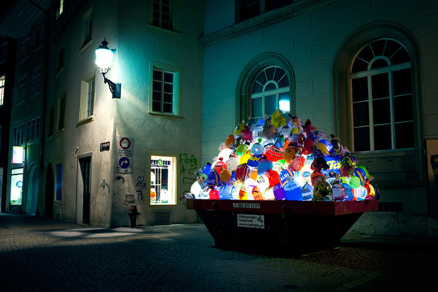 Plastic Garbage Guarding the Museum - Luzinterruptus