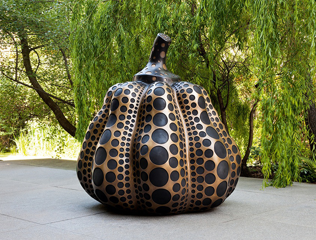 Yayoi Kusama, Pumpkin (M) (2014), courtesy of Victoria Miro gallery, London.