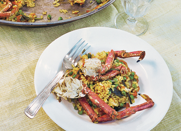 Paella rice with spider crab and peas