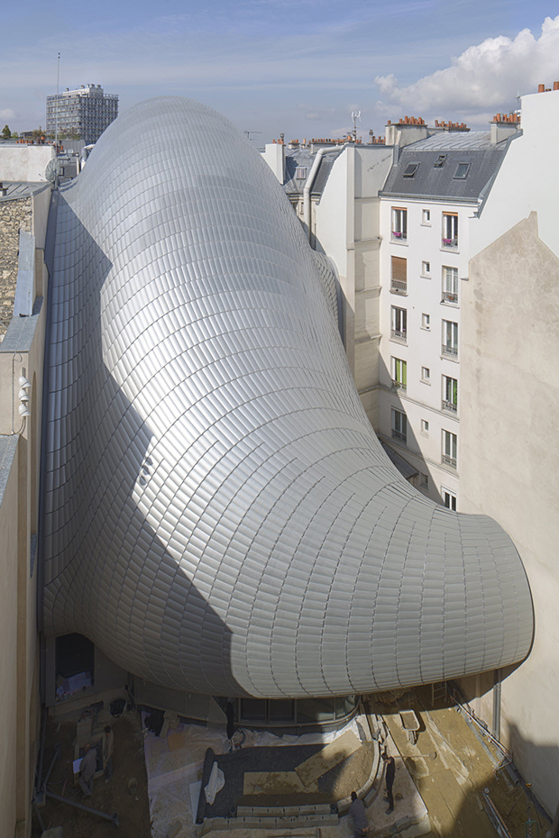 Tomatoes From Canada: Frank Gehry's Fondation Louis Vuitton