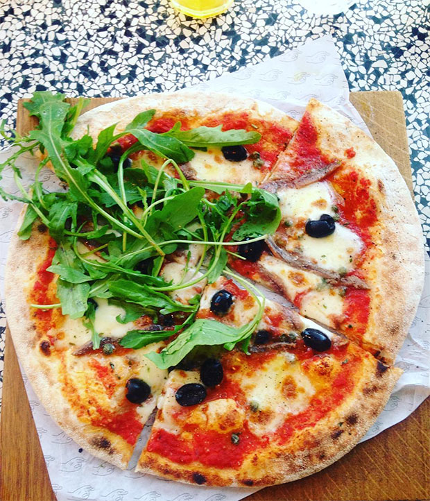 A Pizzarova pizza shot courtesy of Rosie Reynolds' Instagram (@rrfoodstyle)

