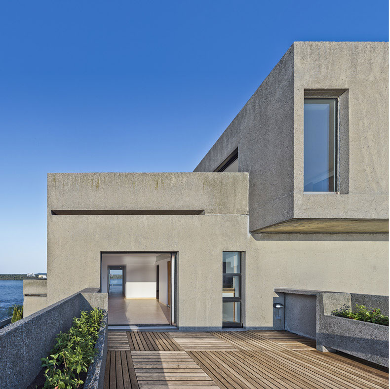 The newly refurbished unit at Habitat 67. Photograph by Marc Cramer & Thomas Miau