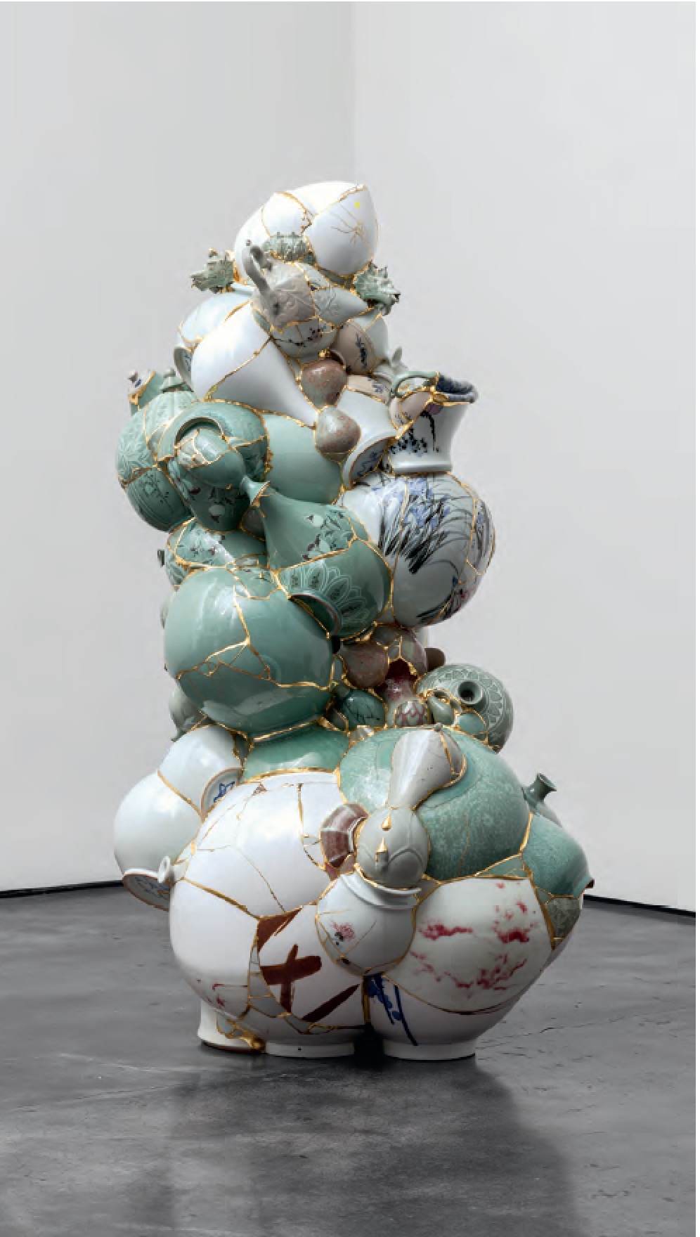 Translated Vase, (TVWG1), 2013 Ceramic shards, epoxy, 24-karat gold leaf - Yeesookyung