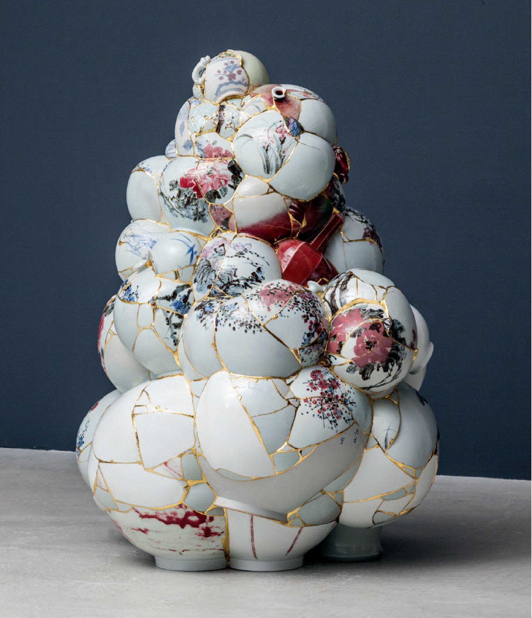 Translated Vase, (TVW2), 2013 Ceramic shards, epoxy, 24-karat gold leaf - Yeesookyung