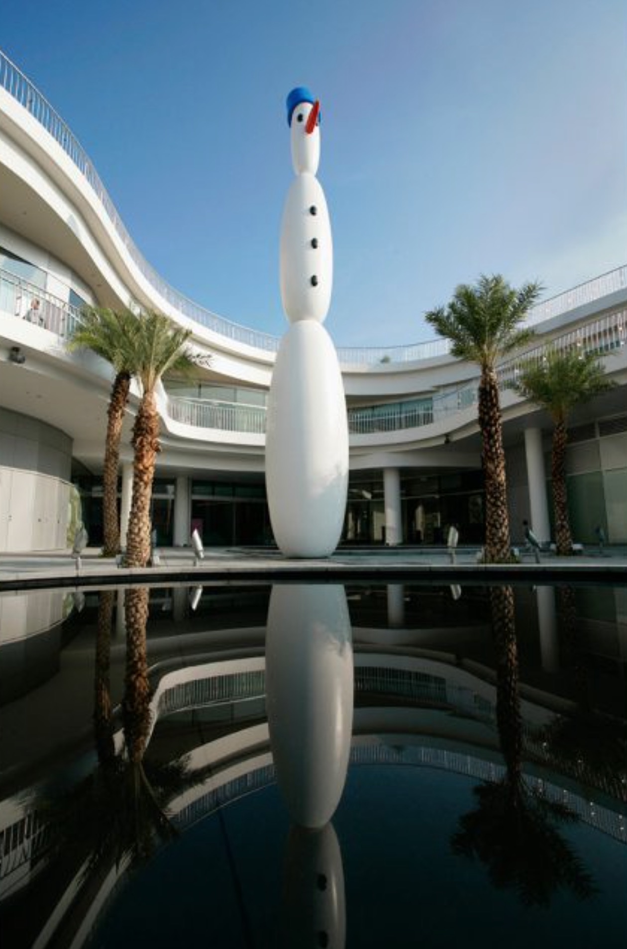 Snowman / Snowflake, 2006, Singapore, by Inges Idee 