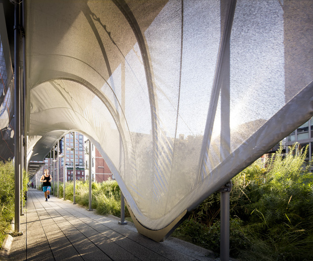 Tomatoes From Canada: Frank Gehry's Fondation Louis Vuitton