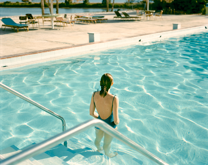 Stephen Shore, Ginger Shore, Causeway Inn, Tampa, Florida (1977) 