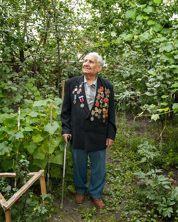 Tzal Nusymovych, Korsun, Cherkaska District. From Survivors in Ukraine by Stephen Shore
