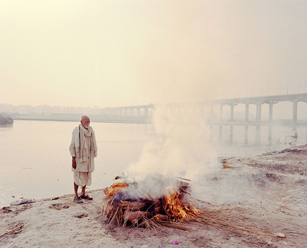 Mustafah Abdulaziz photographs the Ganges
