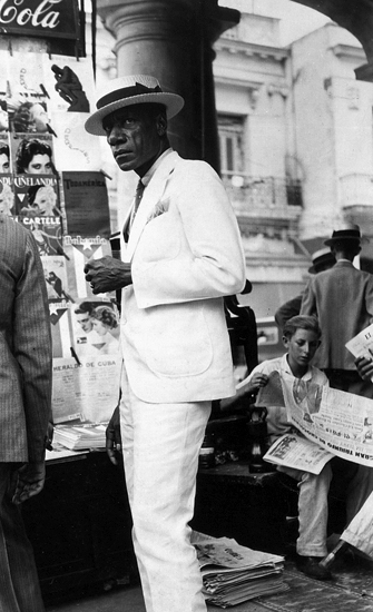 Walker Evans, Citizen in Downtown Havana (1933), Cuba